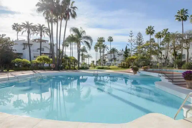 R5035045 | Ground Floor Apartment in Estepona – 2 beds, 2 baths