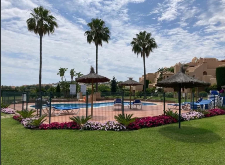 R5125240 | Ground Floor Apartment in El Paraiso – 2 beds, 2 baths