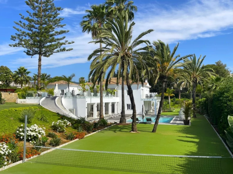 R5032111 | Detached Villa in Atalaya – 10 beds, 10 baths