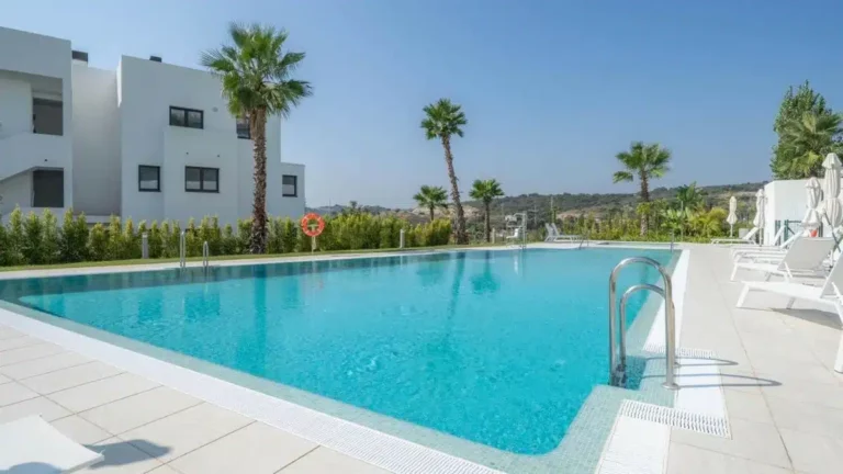 R5139256 | Ground Floor Apartment in Estepona – 2 beds, 2 baths
