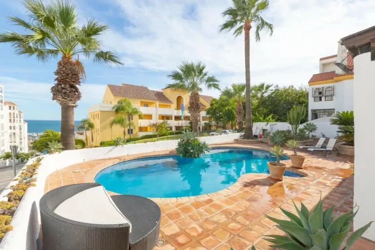 R4893421 | Townhouse in Estepona – 4 beds, 3 baths