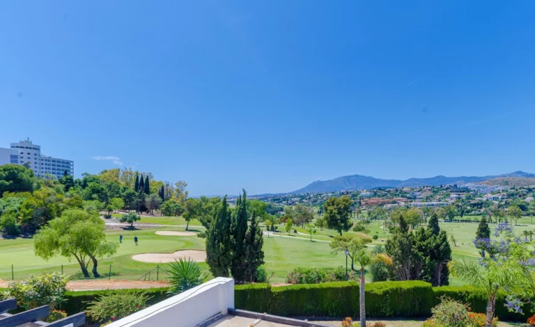 R5182477 | Townhouse in El Paraiso – 2 beds, 2 baths