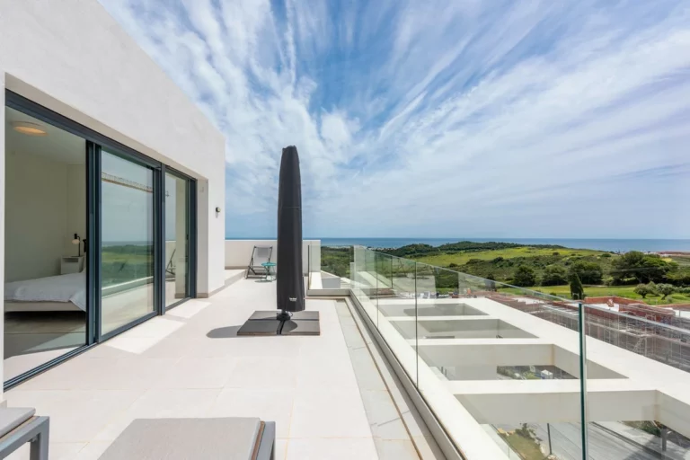 R5135212 | Penthouse Duplex in Estepona – 3 beds, 2 baths