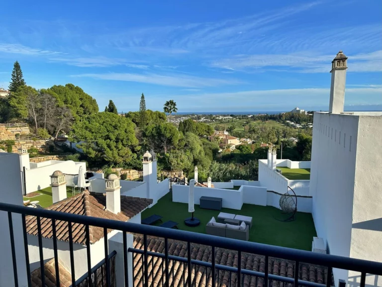 R5221927 | Middle Floor Apartment in El Paraiso – 5 beds, 4 baths