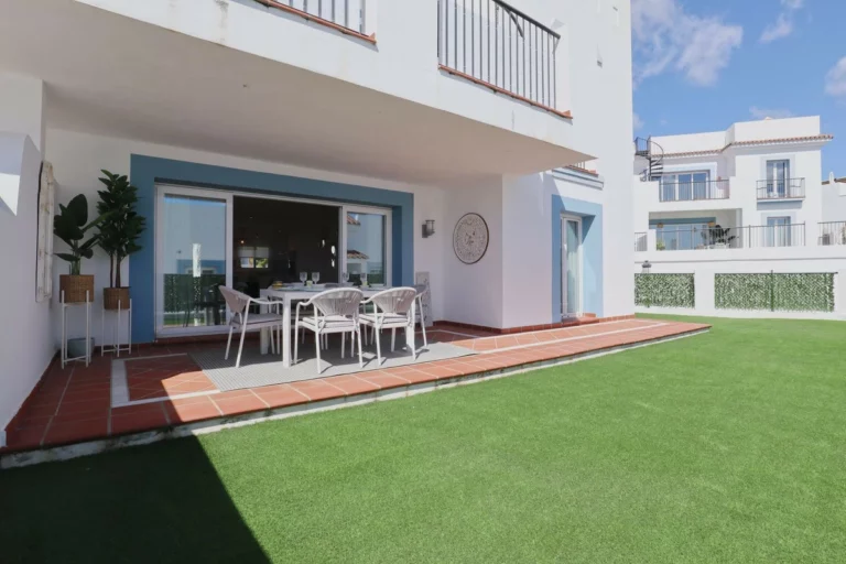 R5106430 | Ground Floor Apartment in El Paraiso – 2 beds, 2 baths