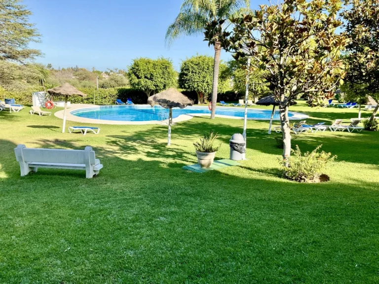 R5186626 | Townhouse in Estepona – 3 beds, 3.5 baths