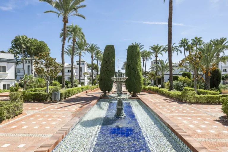 R5170000 | Ground Floor Apartment in Estepona – 3 beds, 4.5 baths