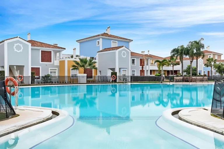 R5192116 | Ground Floor Apartment in El Paraiso – 2 beds, 2 baths