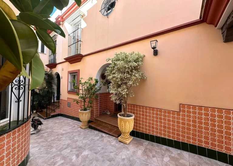 R5218126 | Townhouse in Estepona – 3 beds, 2 baths