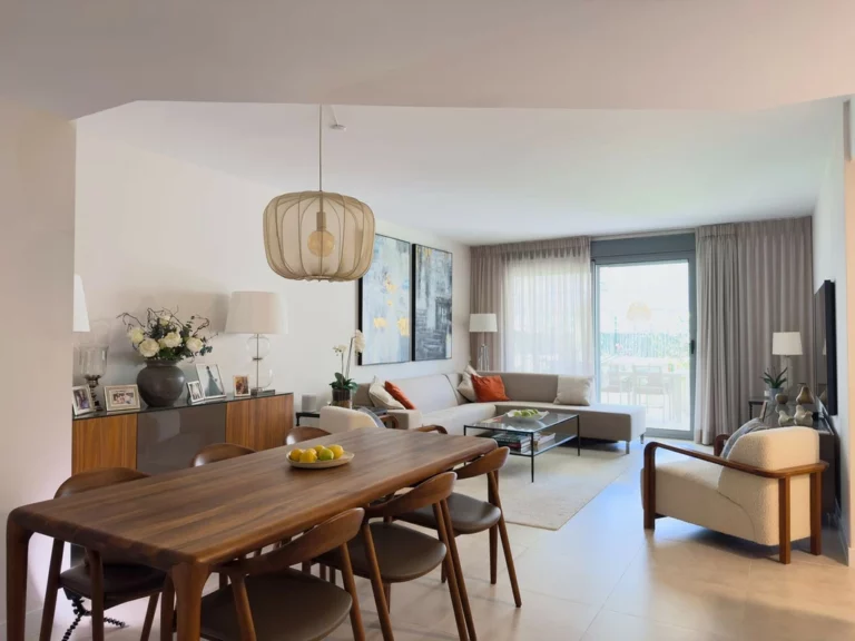 R5041213 | Ground Floor Apartment in Estepona – 3 beds, 2 baths