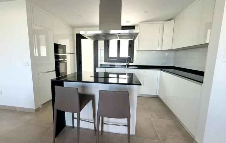 R5135356 | Ground Floor Apartment in Atalaya – 3 beds, 2 baths