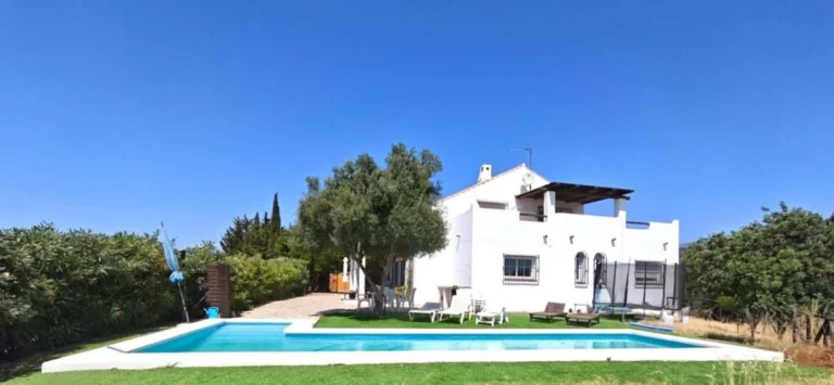 R5110627 | Detached Villa in Estepona – 4 beds, 4 baths