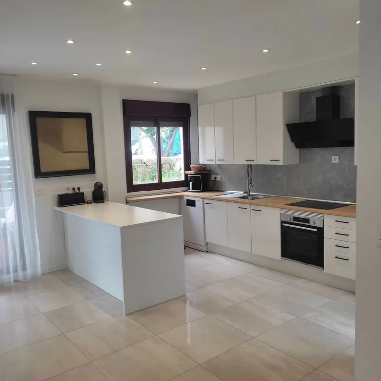 R5010481 | Detached Villa in Selwo – 5 beds, 5 baths