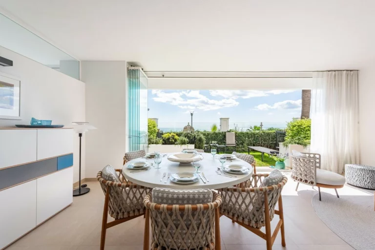 R4981105 | Ground Floor Apartment in Estepona – 2 beds, 2 baths