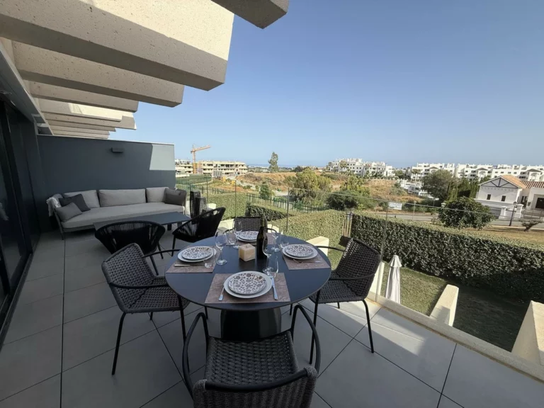 R5080000 | Middle Floor Apartment in Estepona – 2 beds, 2 baths
