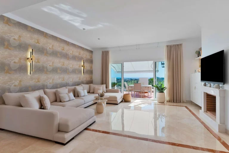 R5188291 | Penthouse Duplex in El Paraiso – 2 beds, 2 baths