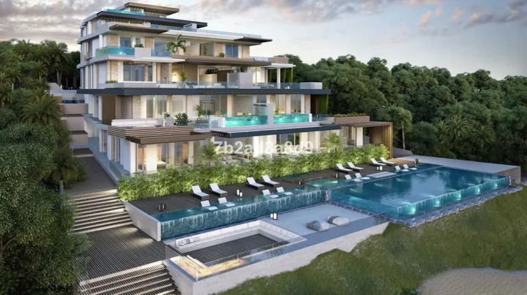 R4766998 | Middle Floor Apartment in Estepona – 4 beds, 3.5 baths