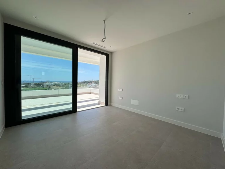 R5054767 | Penthouse in Estepona – 3 beds, 2 baths