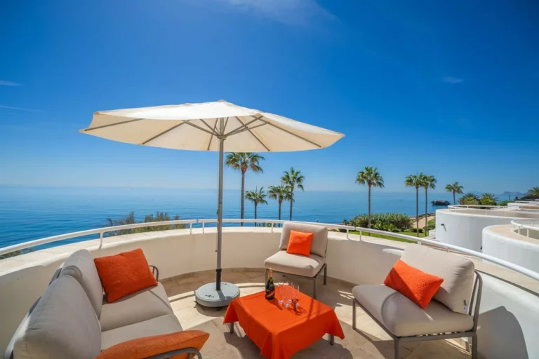 R5148550 | Ground Floor Apartment in Estepona – 2 beds, 2 baths