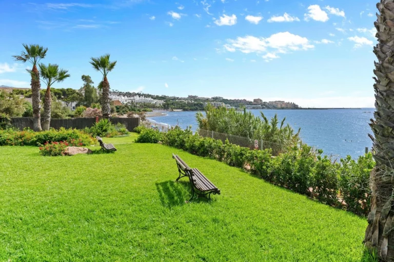 R5137957 | Townhouse in Estepona – 2 beds, 2 baths