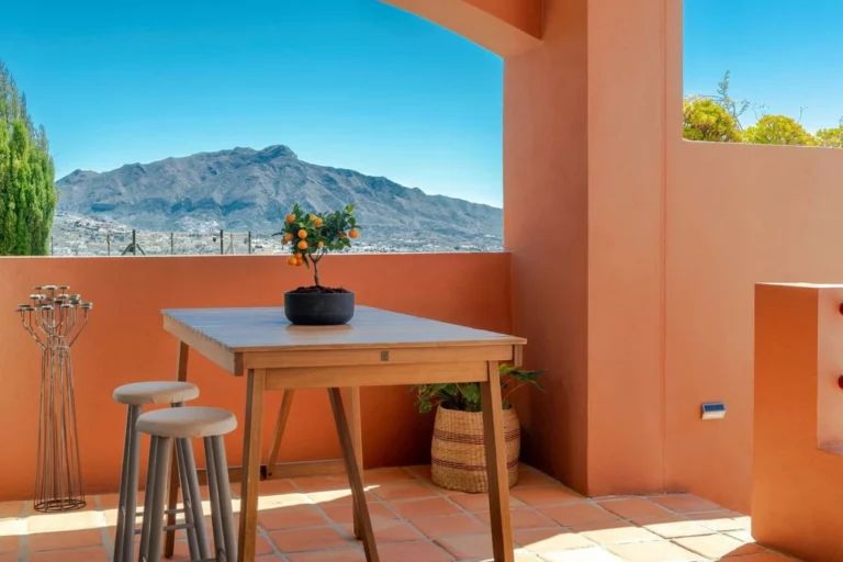 R4855651 | Townhouse in El Paraiso – 4 beds, 3 baths