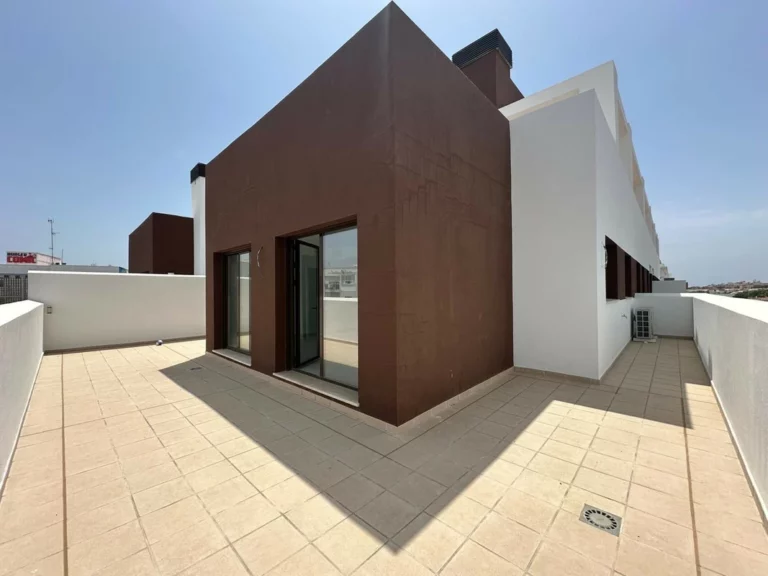 R4798252 | Penthouse in Estepona – 3 beds, 2 baths