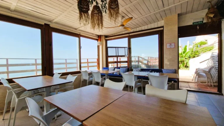 R5063356 | Detached Villa in Estepona – 3 beds, 6 baths