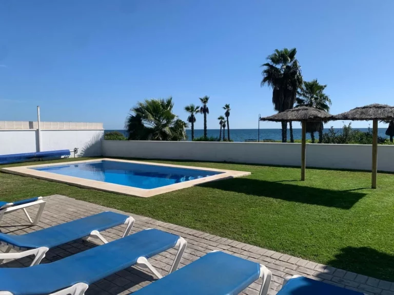 R4956505 | Detached Villa in Estepona – 3 beds, 2 baths