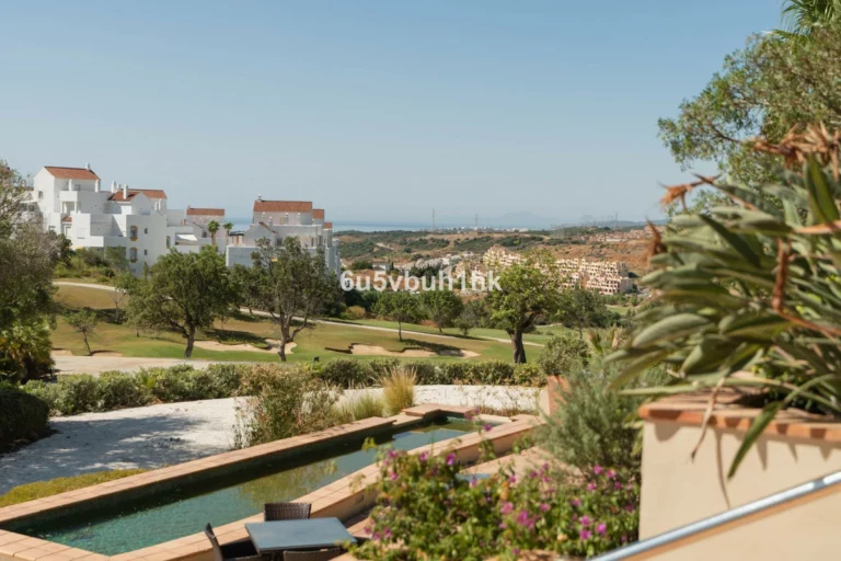 R5203672 | Ground Floor Apartment in Estepona – 3 beds, 2 baths