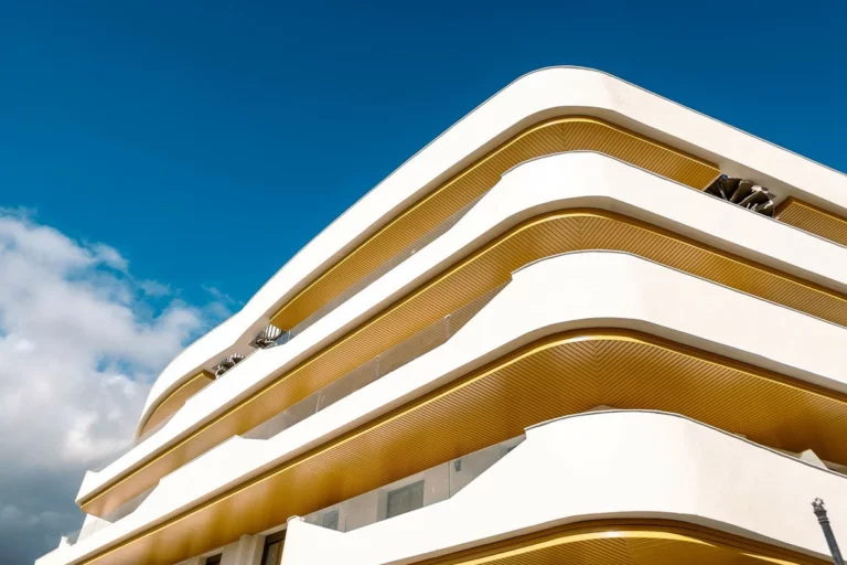 R5212234 | Middle Floor Apartment in Estepona – 2 beds, 2 baths