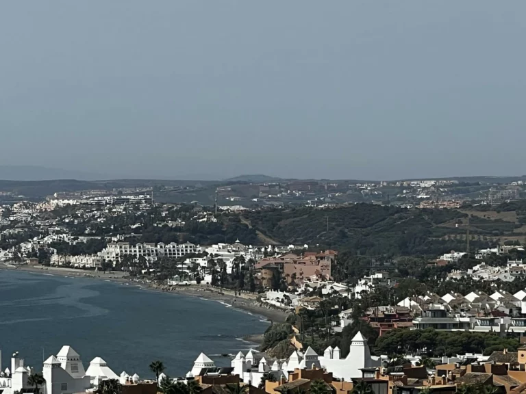 R5138053 | Detached Villa in Estepona – 5 beds, 5 baths