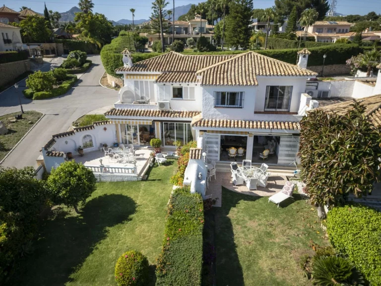 R5048608 | Townhouse in El Paraiso – 2 beds, 2 baths