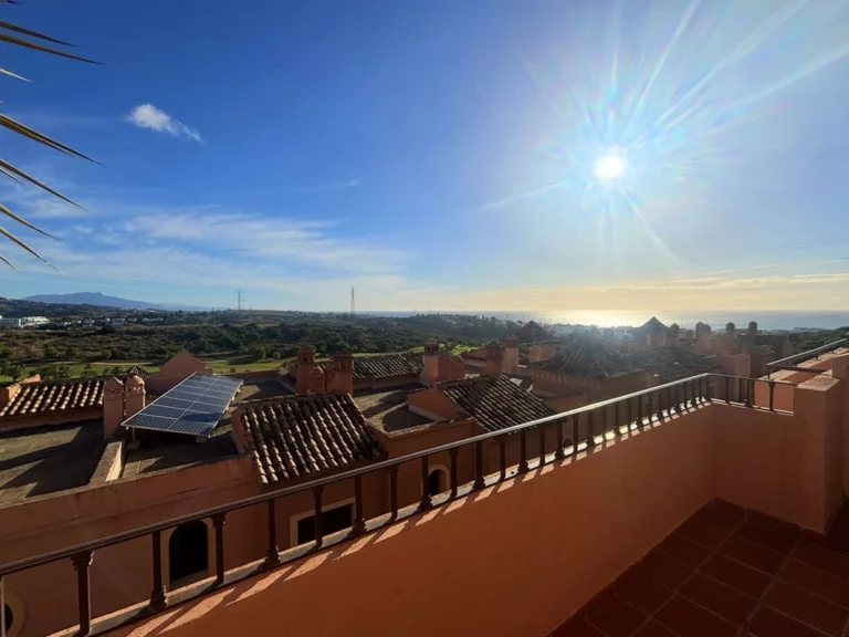 R5209093 | Townhouse in Estepona – 3 beds, 3 baths