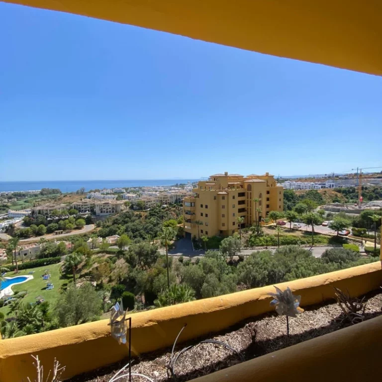 R5217886 | Duplex in Estepona – 4 beds, 3 baths