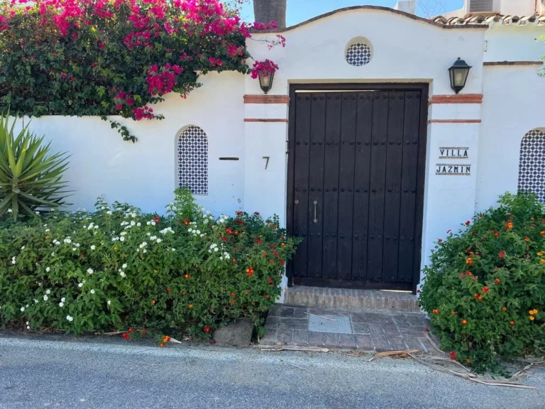 R5145994 | Detached Villa in Estepona – 4 beds, 2 baths