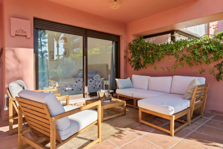 R5162410 | Ground Floor Apartment in Estepona – 2 beds, 2 baths