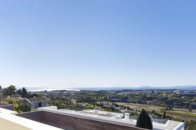 R4949491 | Penthouse in Estepona – 3 beds, 3 baths