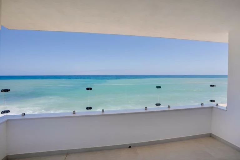 R4750381 | Detached Villa in Estepona – 3 beds, 2 baths