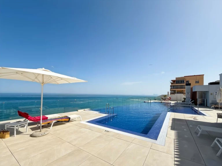 R5055730 | Middle Floor Apartment in Estepona – 2 beds, 2 baths