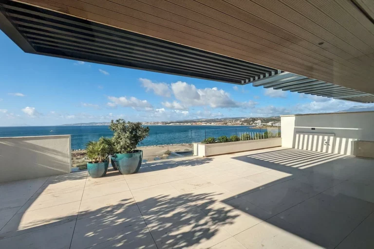 R4851259 | Middle Floor Apartment in Estepona – 2 beds, 3 baths