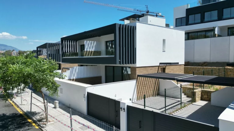 R4808620 | Semi-Detached House in Estepona – 3 beds, 2 baths