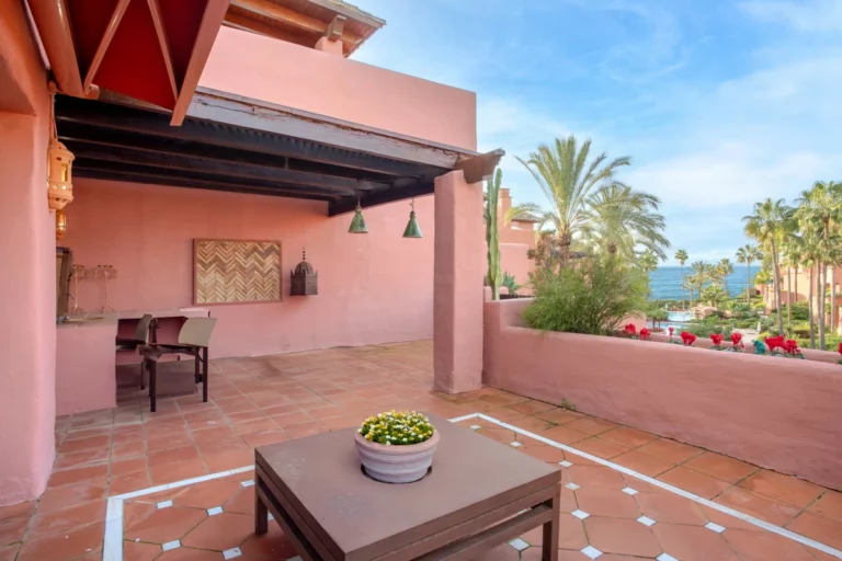 R4907695 | Penthouse Duplex in Estepona – 3 beds, 3 baths