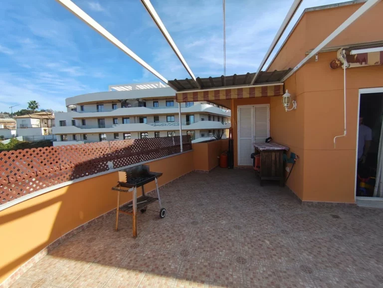 R5212534 | Penthouse in Estepona – 4 beds, 2 baths