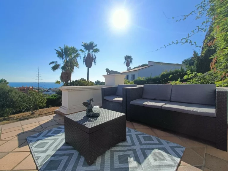 R4935334 | Detached Villa in Estepona – 3 beds, 2 baths
