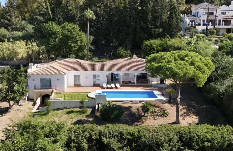 R5210131 | Detached Villa in El Paraiso – 4 beds, 3.5 baths