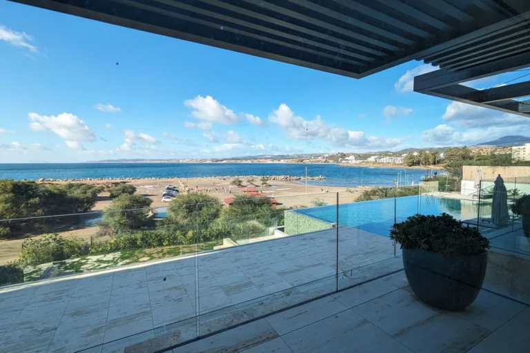 R4766446 | Ground Floor Apartment in Estepona – 3 beds, 3 baths