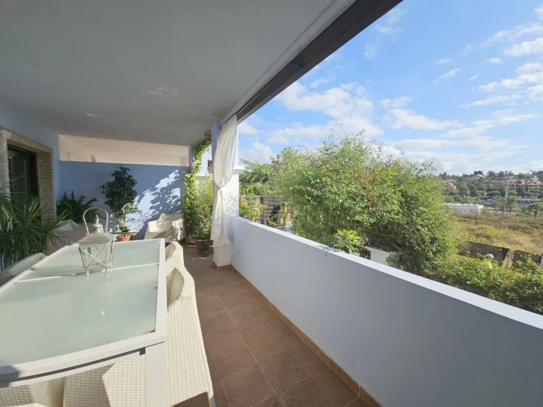 R5066731 | Townhouse in El Paraiso – 4 beds, 3 baths