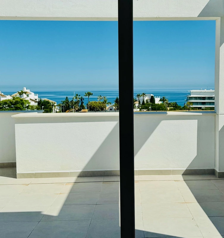R5026192 | Penthouse in Estepona – 3 beds, 2 baths