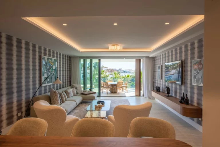 R5064442 | Middle Floor Apartment in Estepona – 2 beds, 2 baths