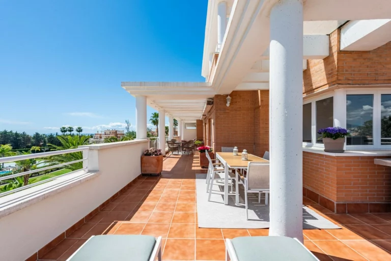 R5010349 | Penthouse Duplex in Estepona – 4 beds, 3 baths